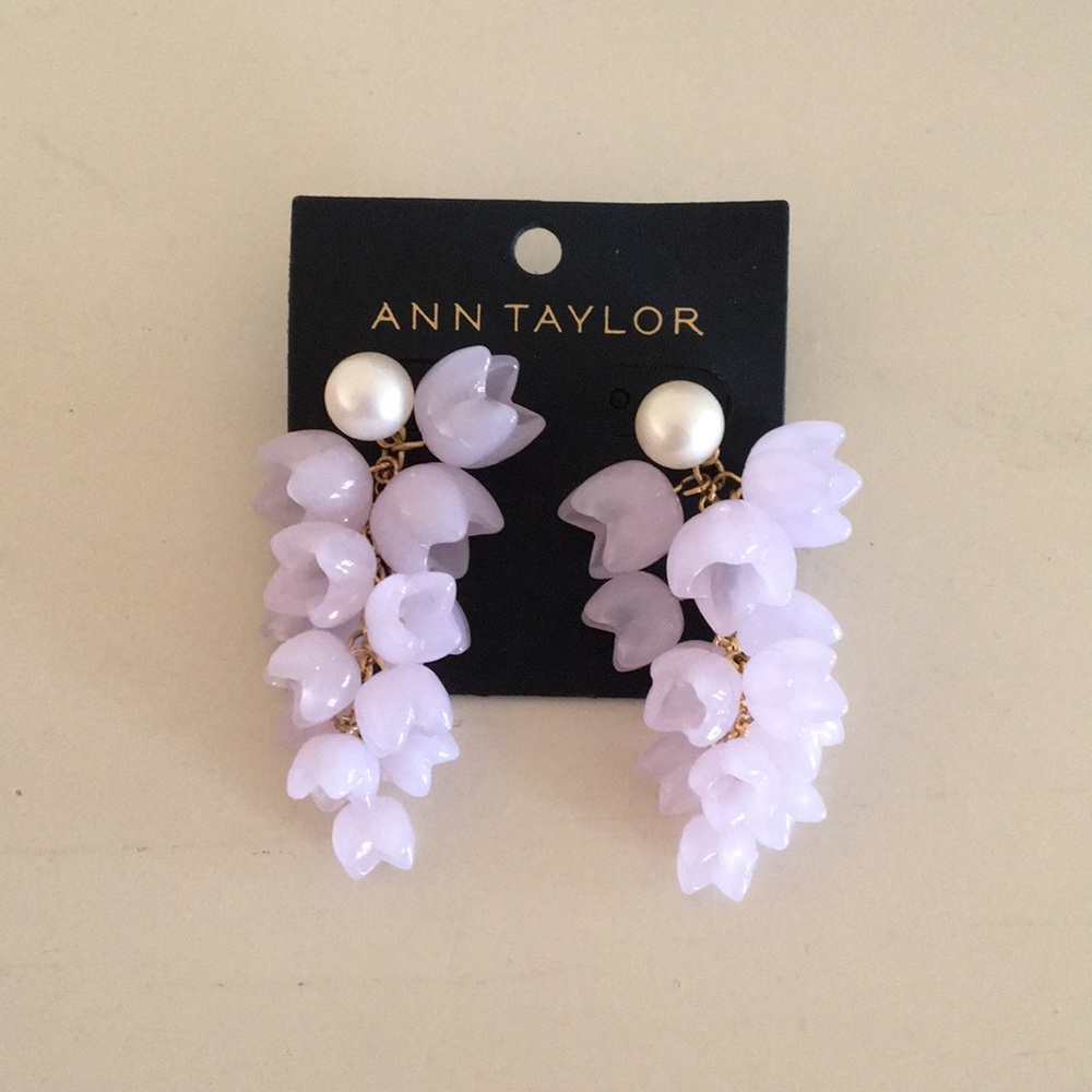 Ann Taylor tulip cluster drop earrings